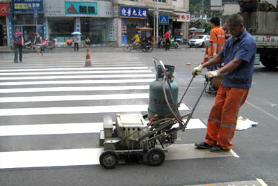 AC-HPTP thermoplastic pedestrian road marking machine