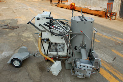 AC-SPTC thermoplastic road marking machine