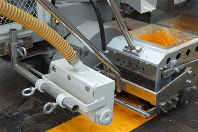 AC-SPTC thermoplastic road marking machine